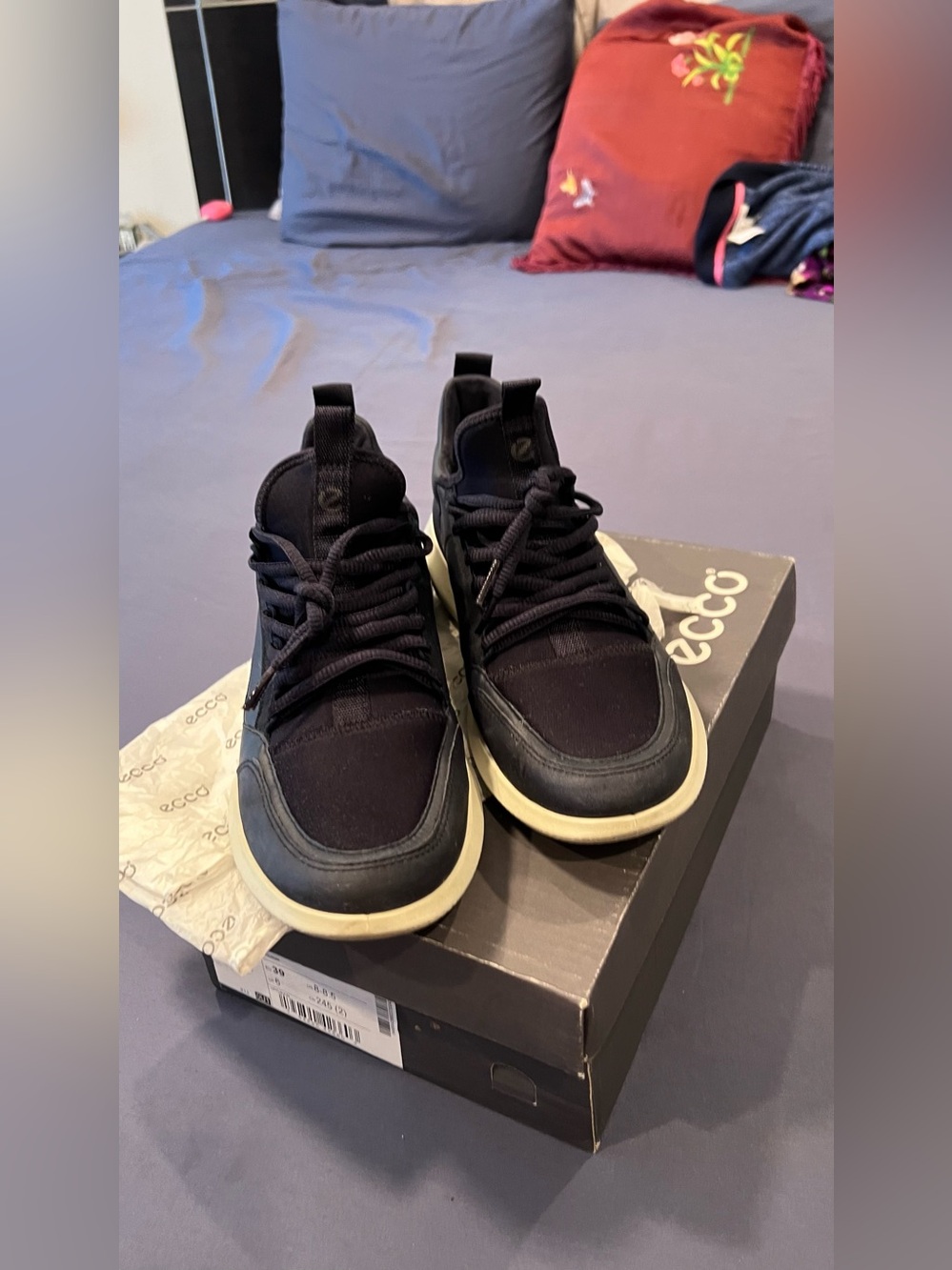 ECCO Women's Casual Navy Blue Sneakers size 9-9.5